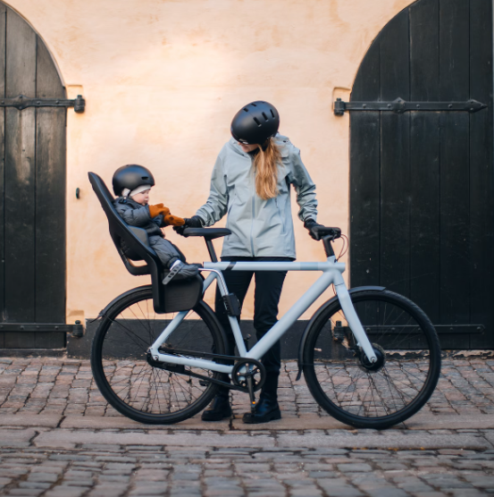 Thule Yepp 2 Maxi Kinderfietsstoeltje | Midnight Black