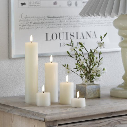 Uyuni LED Kaars Pillar Melted Candle 5x4,5 cm | Nordic White Smooth