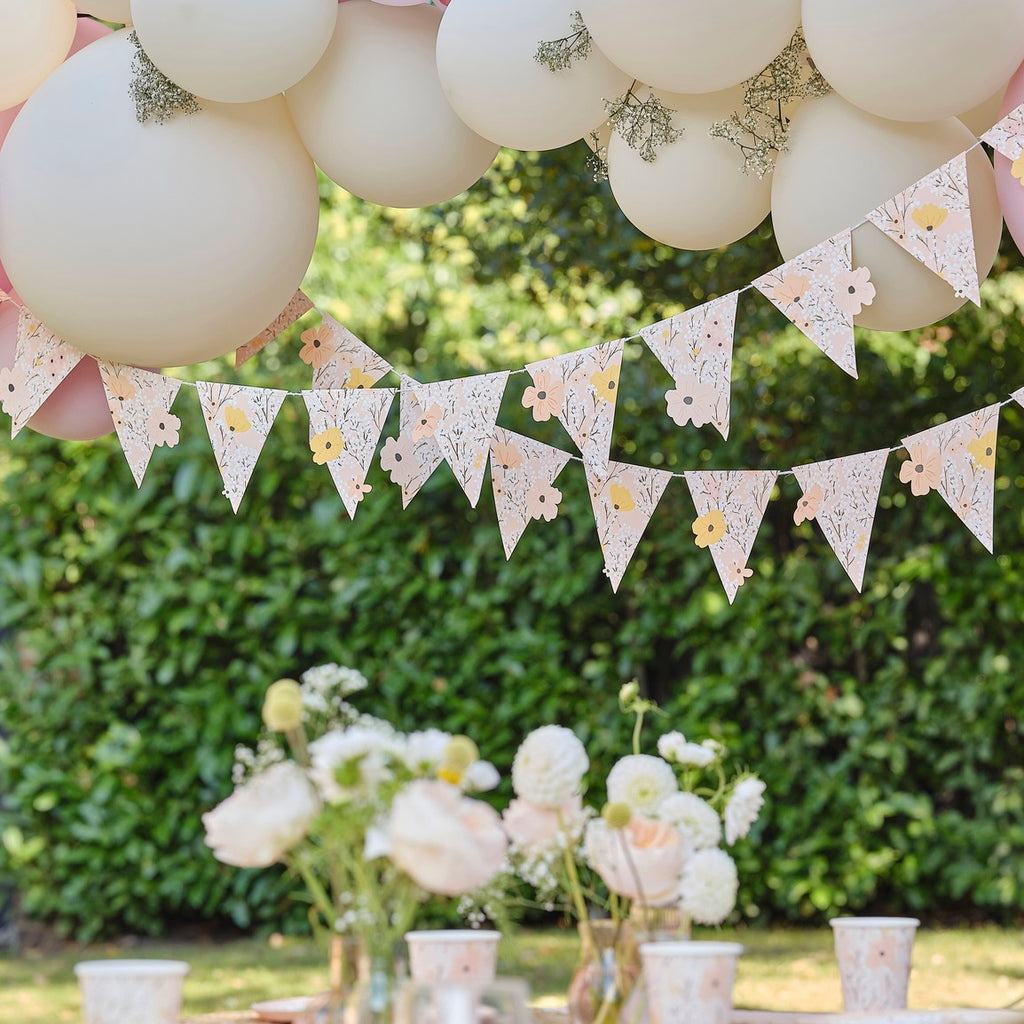 Ginger Ray Slinger - Card Flags Floral