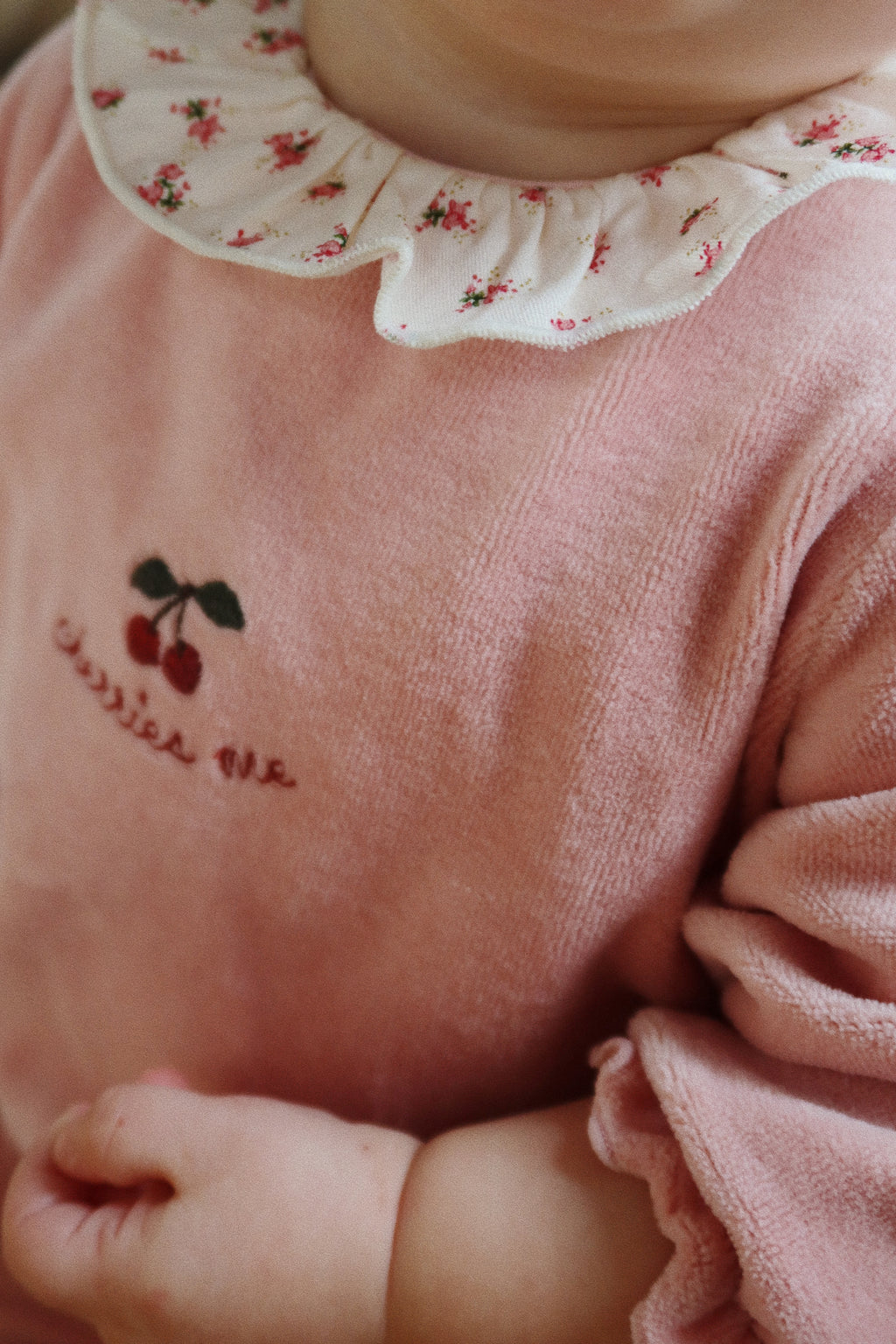 Konges Sløjd Miffa Frill Onesie Gots | Mellow Rose