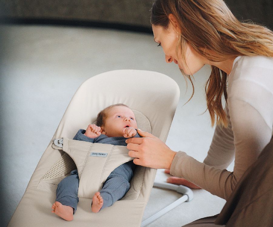 Babybjörn Wipstoeltje Balance Soft Mesh Baby Bouncer | Lichtbeige